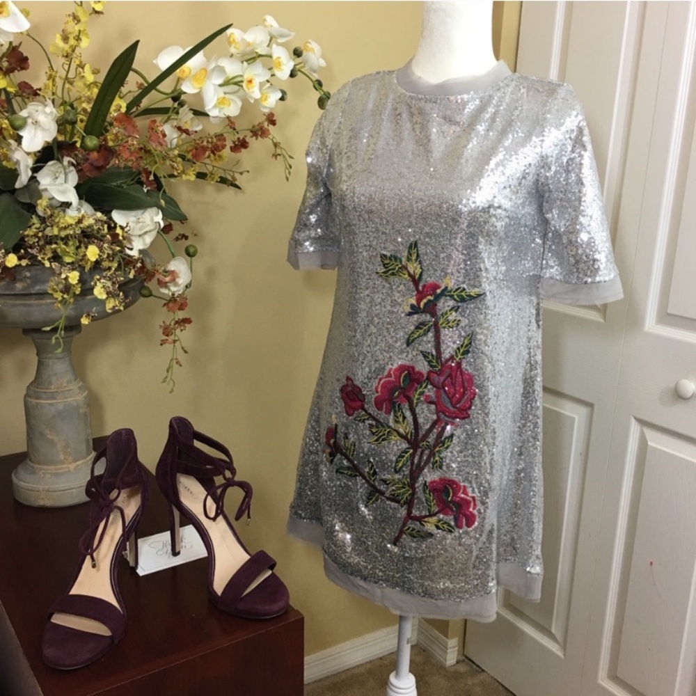 CHELSEA & VIOLET FLORAL DRESS (NWT) - Picture 2 of 6